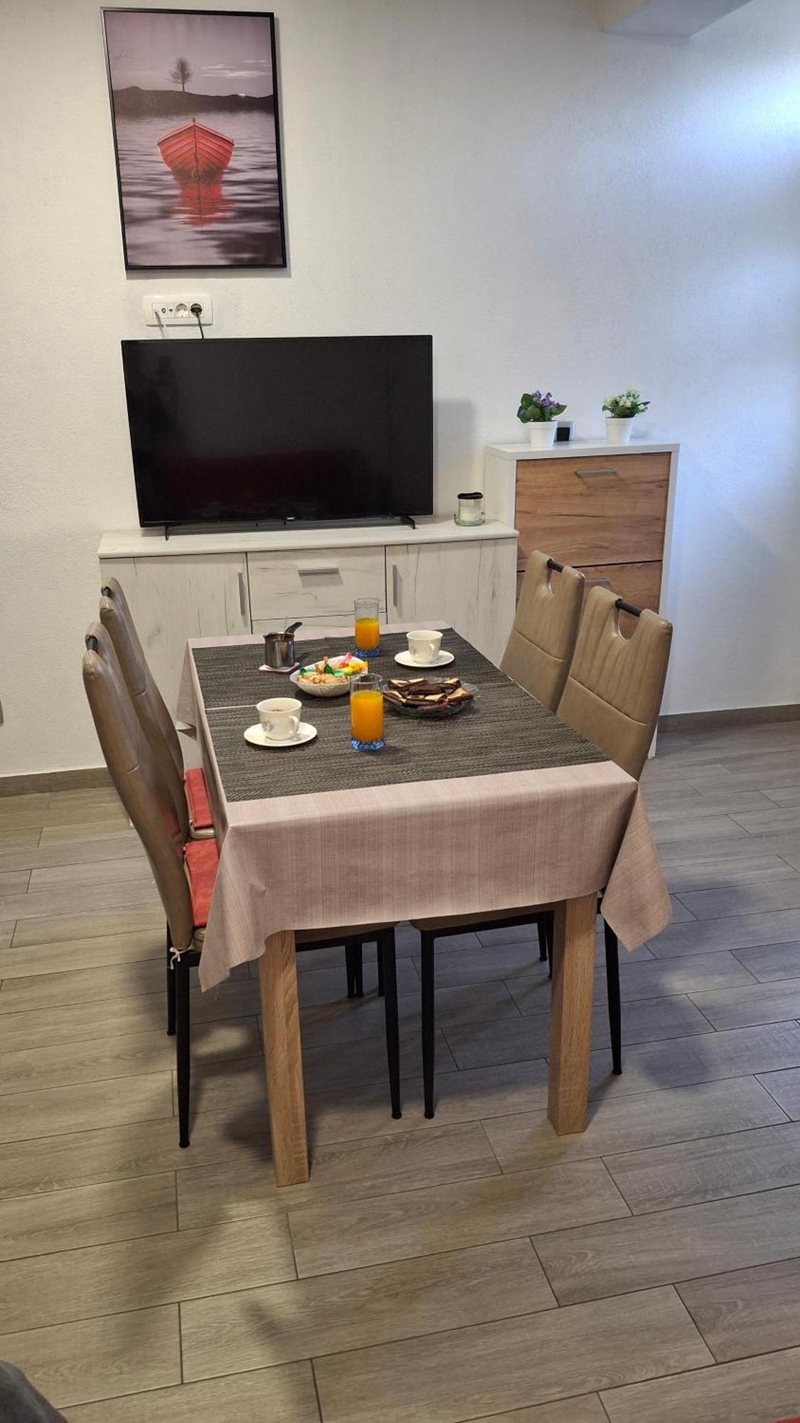 Neva With Free Private Parking Space Appartement *